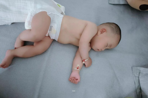 漯河宝宝先长上牙还是下牙